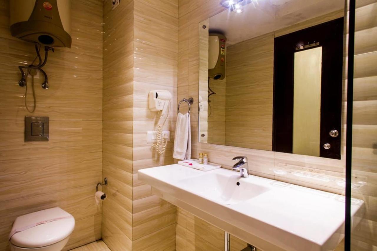 Fabhotel Red Leaf Mall Road Массури Экстерьер фото