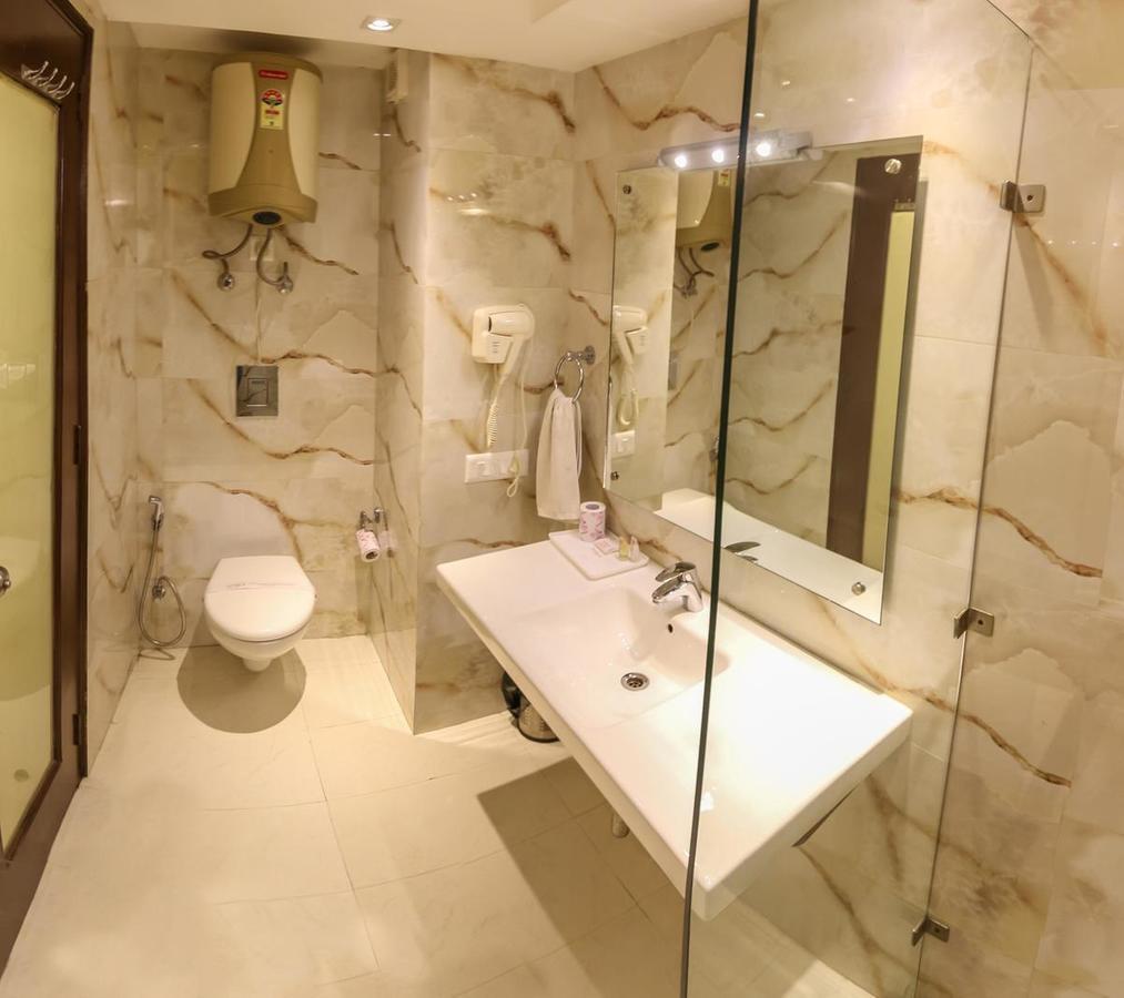 Fabhotel Red Leaf Mall Road Массури Экстерьер фото