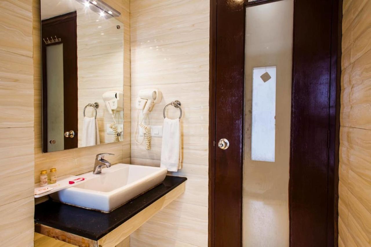 Fabhotel Red Leaf Mall Road Массури Экстерьер фото