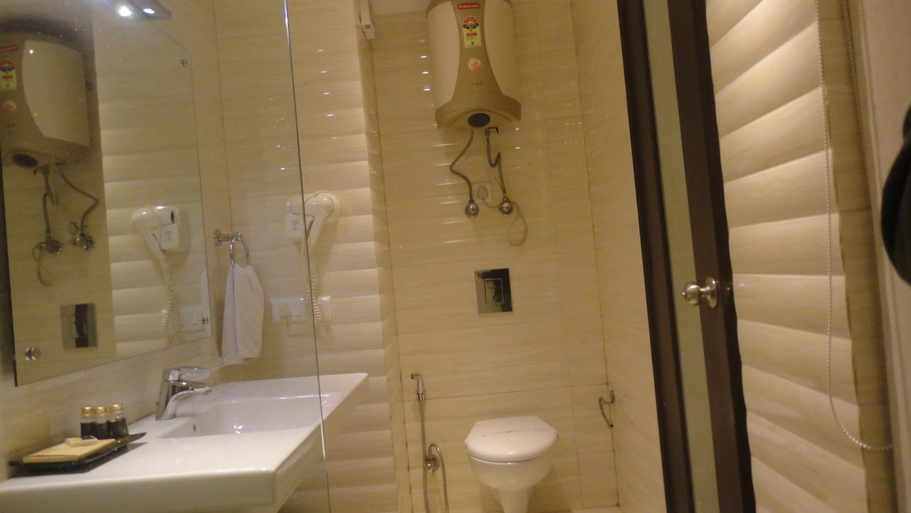 Fabhotel Red Leaf Mall Road Массури Экстерьер фото