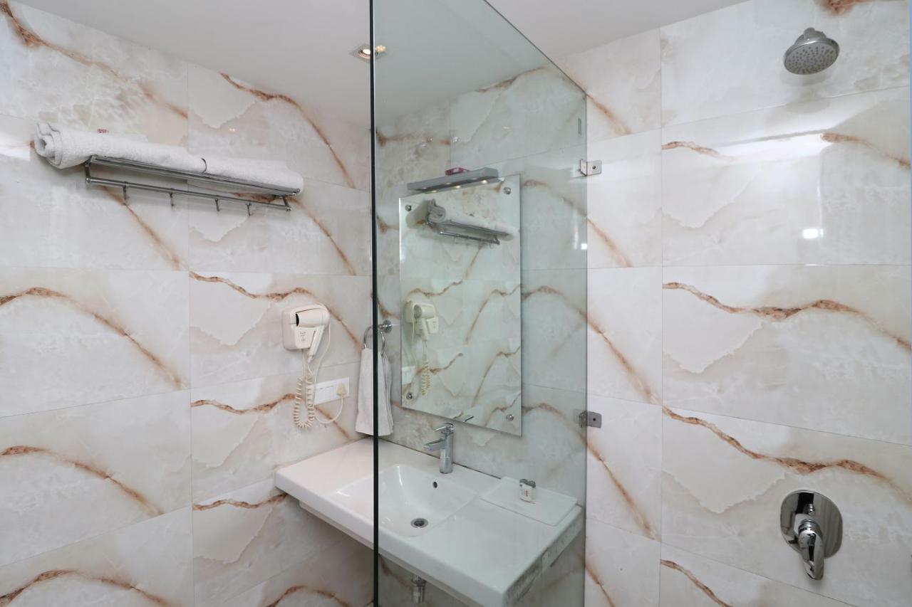 Fabhotel Red Leaf Mall Road Массури Экстерьер фото
