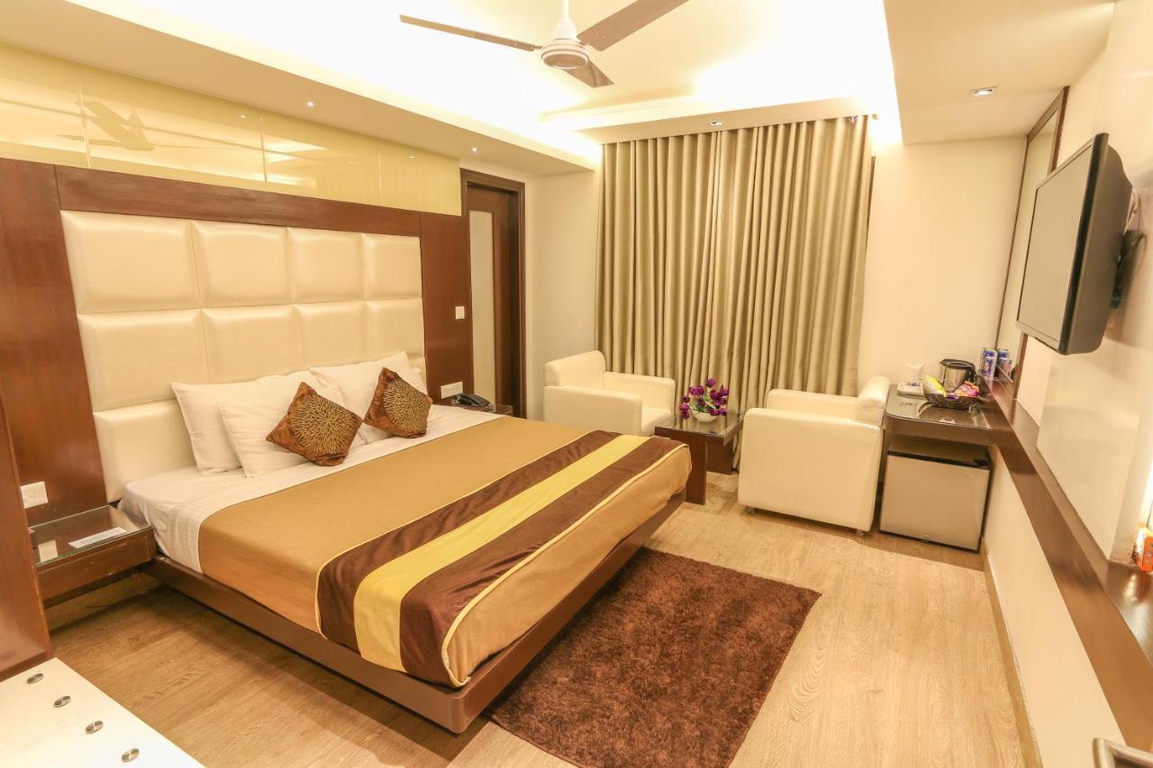Fabhotel Red Leaf Mall Road Массури Экстерьер фото